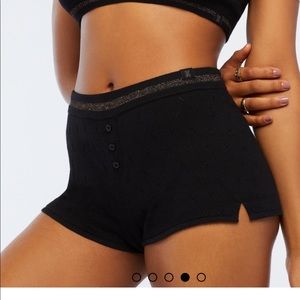 X-knit short